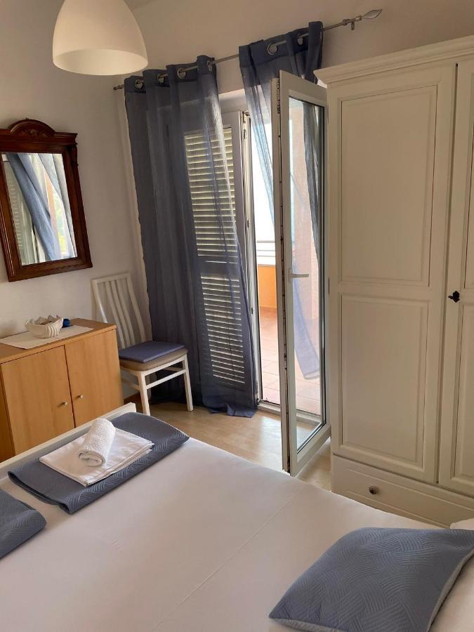 Apartman Emilija Vinisce Exterior photo